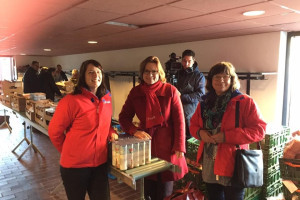 PvdA Westland doneert oliebollen aan voedselbank